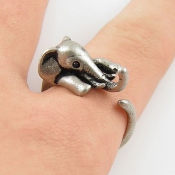 Antiqued Silver Elephant Ring - Picture 2 of 3